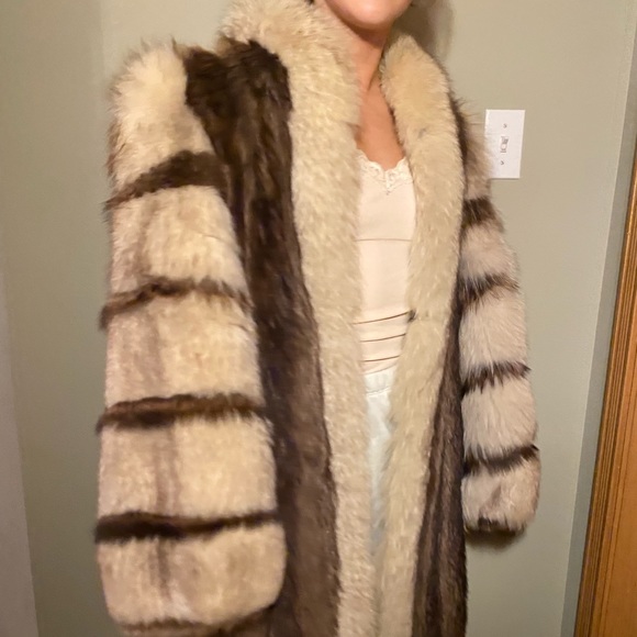 Authentic handmade fur coat - Picture 2 of 5